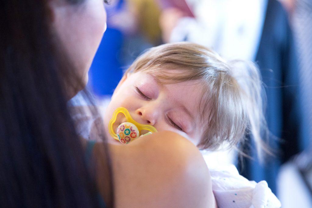 ο μικρός κοιμάται, κοντινή λήψη