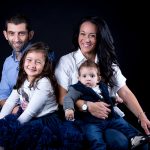 οικογενειακό πορτρέτο στο στο στούντιο.